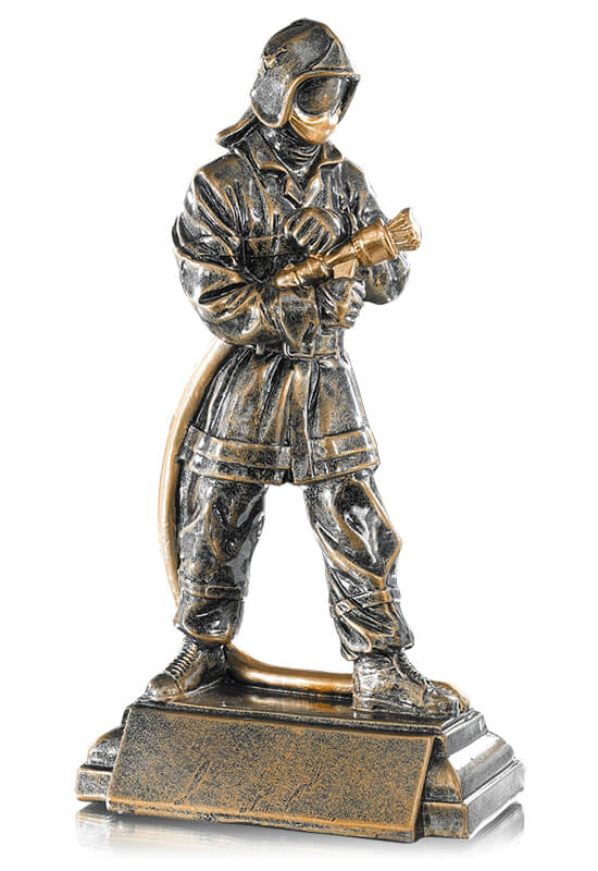 Trophäe Feuerwehrmann mit Strahlrohr 25cm