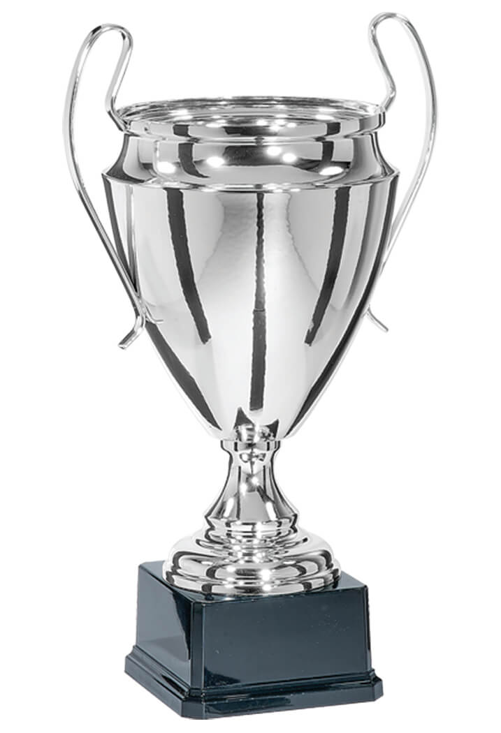 Pokal in Silber mit hohen, schmalen Henkeln
